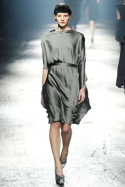 Look 25